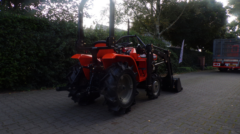 Kubota B1402DT met voorlader al vanaf €125,- per maand.